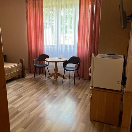 Mini-Hotel "Nord" Chynadiyovo ภายนอก รูปภาพ
